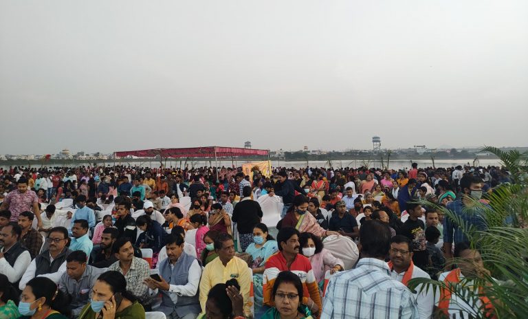 Chhath Puja ends with ‘Arghya’ to the rising sun: Check out these great visuals of celebrations around the country
