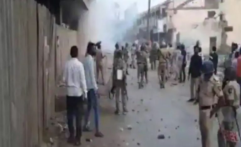 Maharashtra: Muslim mobs resort to violence to protest violence in Tripura, pelt stones at cops and shops in three cities