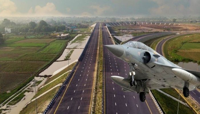 Breathtaking visuals emerge as IAF showcases the might of fighter jets on Purvanchal Expressway: Watch
