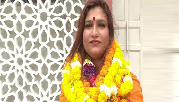 Sonam Kinnar gets MoS status in Transgender Welfare Board, curses Akhilesh will never come back to power