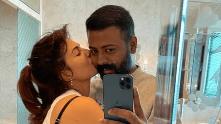 Jacqueline received expensive bags, designer outfits and diamond earrings from Conman Sukesh: ED charge sheet