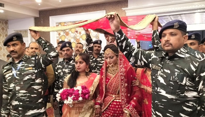 Gone But Not Forgotten: CRPF Jawans turn up at the wedding of slain soldier’s sister, fulfilling the role of elder brother during ceremonies