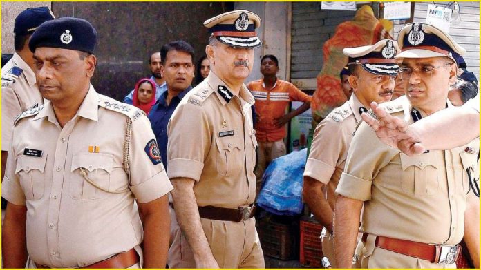Mumbai police arrests two people for posing as NCB officers and extorting money