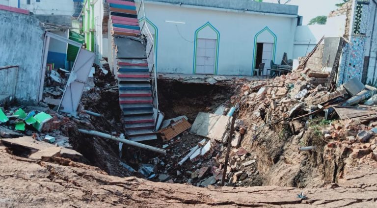 Jharkhand: Mosque collapses due to subsidence of coal mine area at Sijua, angry locals stop mining work