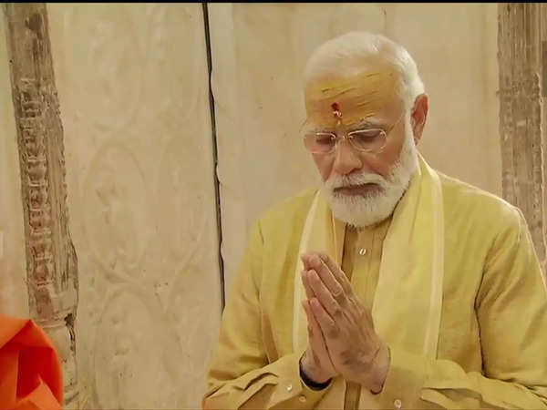 Watch : PM Modi takes a dip in the holy river Ganga in Varanasi