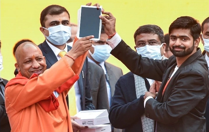 Yogi Adityanath launches scheme to distribute smartphones and tablets to one crore students in Uttar Pradesh