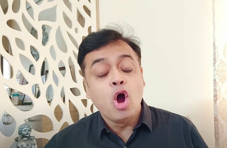 YouTuber Abhisar Sharma blatantly lies about Income Tax raids on Samajwadi Party chief Akhilesh Yadav’s aides