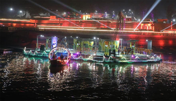 IIT Kanpur’s incubated company sets up floating CNG filling station in Varanasi using novel Self Adjusting Fixed Type Jetty technology