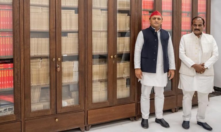 Another UP Minister Dara Singh Chauhan resigns from Yogi Adityanath cabinet, Akhilesh Yadav welcomes him to SP