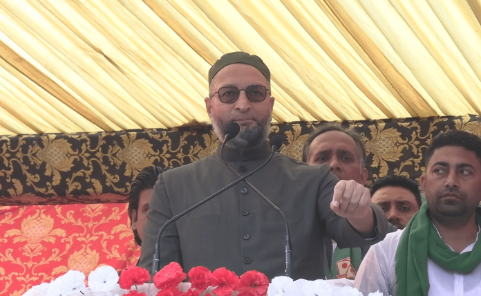Owaisi reminds Akhilesh Yadav of his Muslim appeasement politics