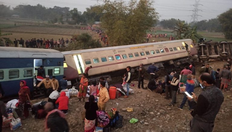 12 coaches of Guwahati-Bikaner Express derails in Jalpaiguri district in West Bengal, 5 killed