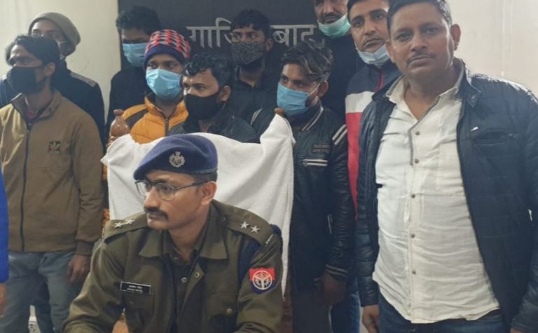 Ghaziabad police arrest Yunus, Azad and 5 others for making fake currency notes, machinery and counterfeit currency recovered