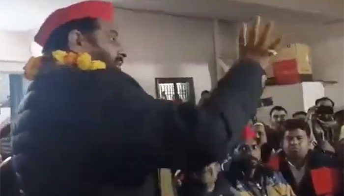 ‘Have gone to jail 16 times, will do dacoity at BJP MLA’s house’: Watch SP candidate Mukhiya Gurjar issuing threats