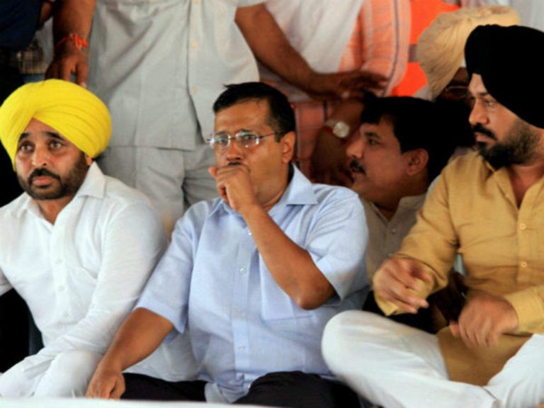 AAP supporter shares video of Kejriwal coughing without a mask during a public event; deletes it after Delhi CM tests positive for COVID