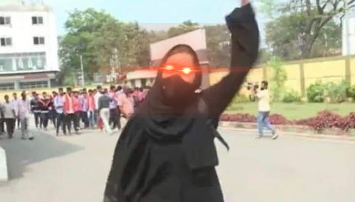 It’s raining gifts! Burqa clad person who shouted ‘Allahu Akbar’ gets iPhone from Maharashtra Congress MLA, earlier got ₹5 lacs from Jamiat Ulama-i-Hind