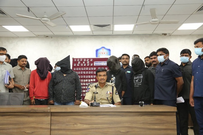 Telangana: Md Haji Pasha, Md Sohail and 5 others arrested for assaulting, looting migrant workers in Hyderabad