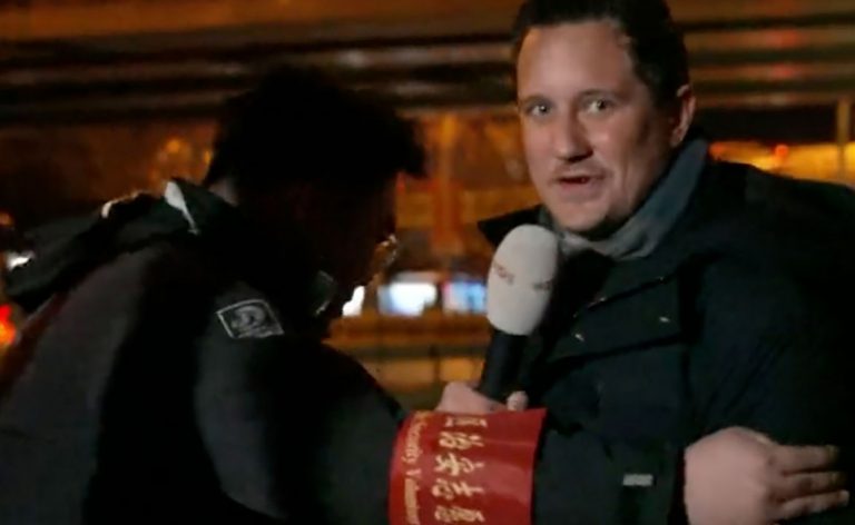 Chinese official assaults Dutch reporter during live coverage of Beijing Winter Olympics, video shows him being grabbed and pushed away