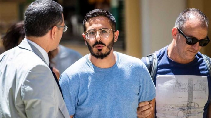 Shimon Hayut, the real Tinder swindler gets blocked on dating app