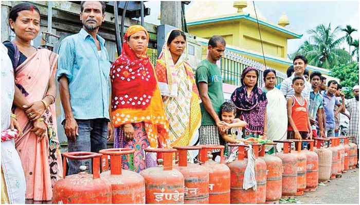 PM Ujjwala Yojana reduced air pollution deaths by 13 per cent, prevented over 1.5 lakh deaths in 2019: Study