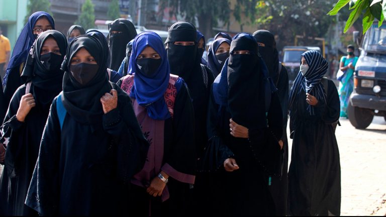 Probe ordered after student in hijab offers Namaz inside the classroom of an MP University