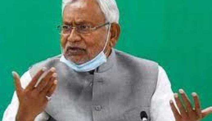 Bihar: Man slaps CM Nitish Kumar in Bakhtiyarpur, video viral