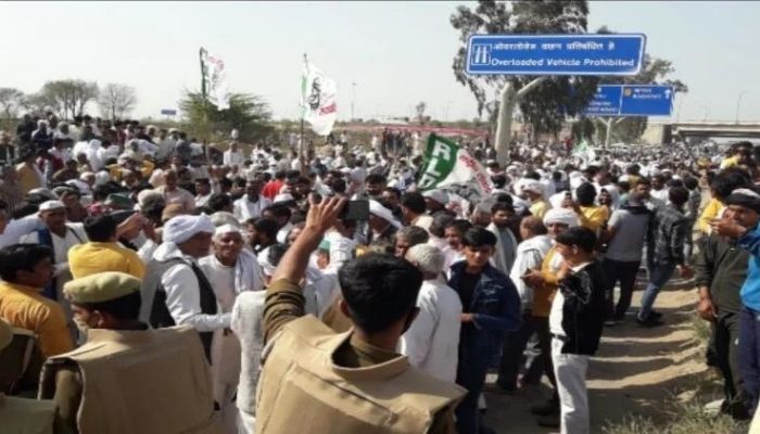 RLD workers create a ruckus, pelt stones after BJP candidate wins Baraut seat in Baghpat, police use lathi-charge to control the situation