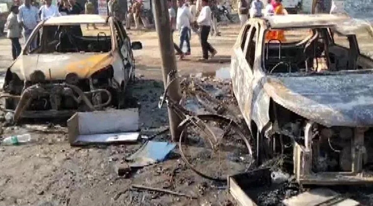 Bihar: Medical students of Darbhanga Medical College set ablaze pharmacies, vehicles, were allegedly demanding narcotic drugs