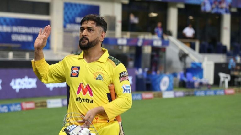 Dhoni rolls back the years, but CSK still lose to KKR in the IPL opener