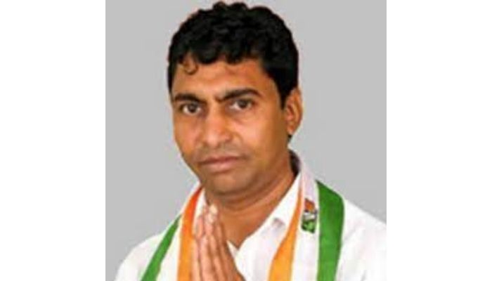 Gujarat: Congress MLA accused of cheating in exam after caught with mobile phone