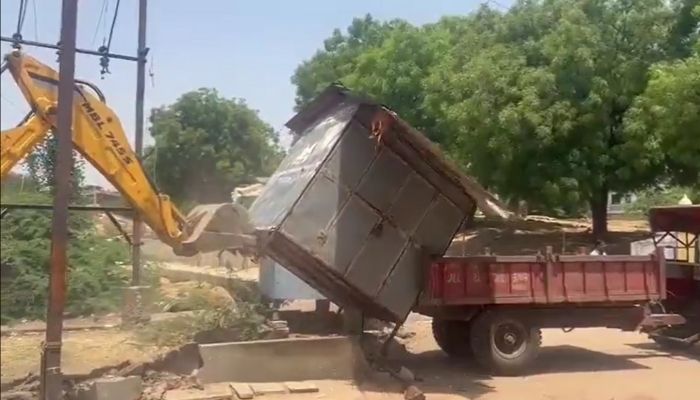 Gujarat: Shops at the site of stone-pelting at Ram Navami procession demolished by bulldozer in Khambhat