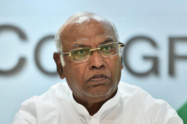 ED questions senior Congress leader Mallikarjun Kharge in connection with the money laundering probe linked to the National Herald case
