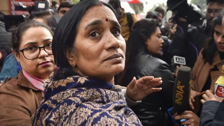 ‘Mamata Banerjee does not deserve to be Chief Minister if she is so indifferent to rape’: Delhi gangrape victim Nirbhaya’s mother