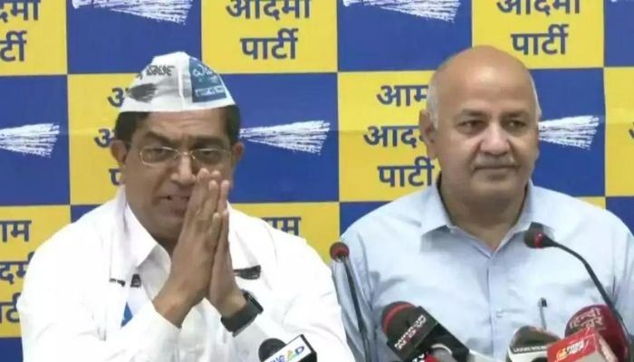 Former Bengaluru Police Commissioner Bhaskar Rao, who was removed from the post after bribery allegations, joins AAP