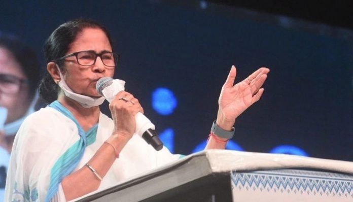 Mamata Banerjee threatens media over 'negative stories' about her govt