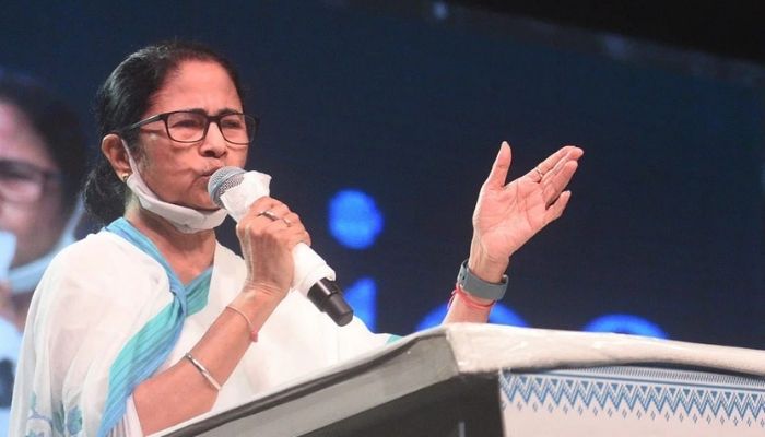West Bengal: Mamata Banerjee threatens media for covering ‘negative stories’, warns companies against giving advertisements to ‘non-friendly channels’