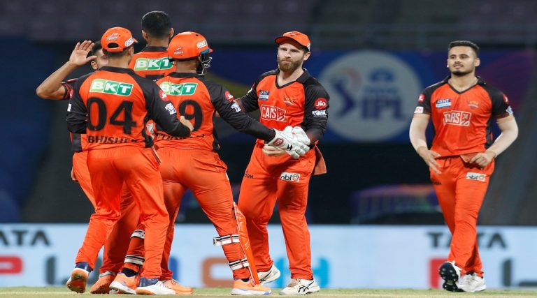 IPL: Sunrisers Hyderabad win 5 in a row as Royal Challengers Bangalore collapse to 68, Kohli scores second successive golden duck
