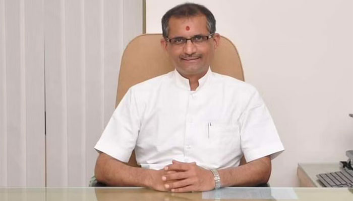 SP friendly ex-bureaucrat mocks humble roots of new UPSC chief Dr Manoj Soni, reduces him to ‘agarbatti seller’