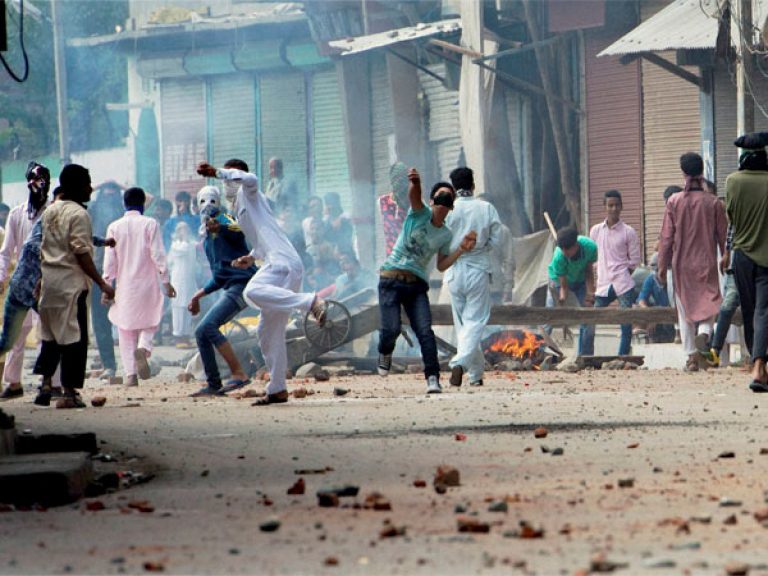 After Karauli, Hindus come under attack in Karnataka, stones pelted at a Sri Ram Shobha Yatra in Mulbagal