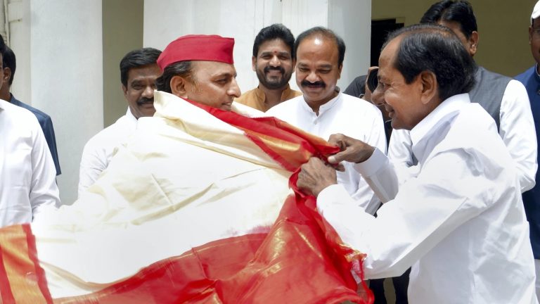While media projects Telangana CM KCR as a conquering hero after his ‘national tour’, here is the truth of the overhyped Delhi visit