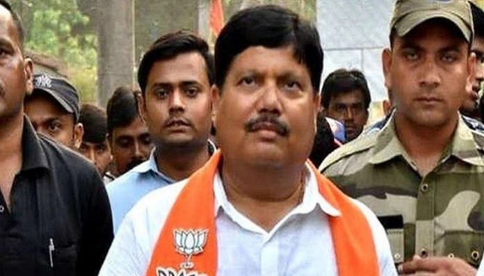 WB BJP leader Arjun Singh join hands with the TMC