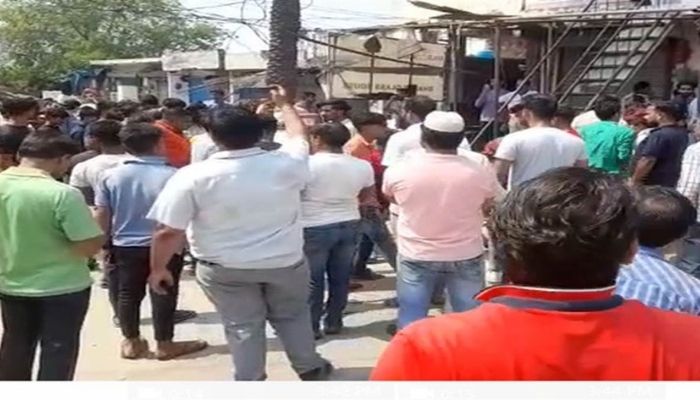 Uttarakhand: Eviction team attacked in Roorkee while removing illegal encroachment in front of shops, bulldozer operator injured