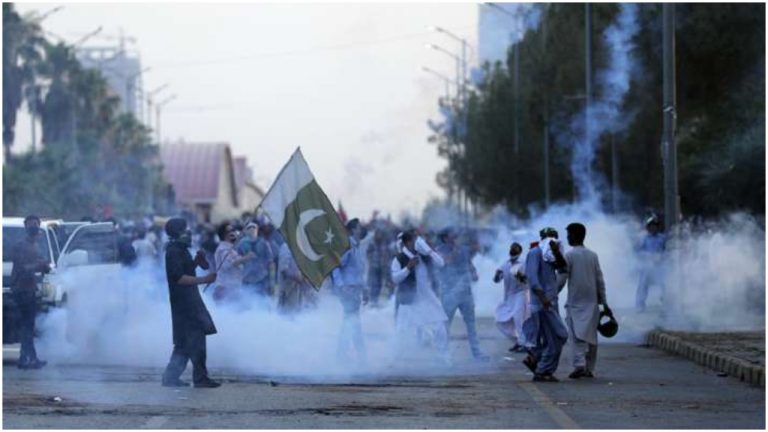 Pakistan: Imran Khan supporters run riots, set metro station on fire as Long March enters Islamabad, army deployed in capital