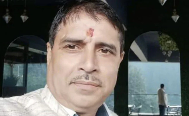 Uttarakhand: Former Congress minister Rajendra Bahuguna climbs a water tank and shoots himself dead
