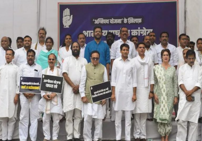 Buy one, get one free: Congress holds 2-in-1 dharna at Jantar Mantar, read details