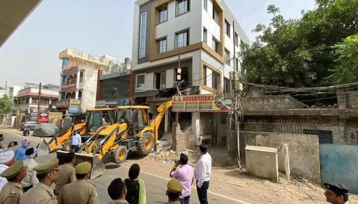 Kanpur Violence: Bulldozer runs on the illegal building of mastermind Hayat Zafar Hashmi’s close aide