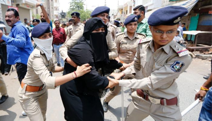 Gujarat: Clashes between Islamist protestors and police in Juhapura, police resort to lathi-charge to bring the situation under control