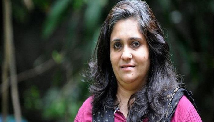Gujarat ATS takes Teesta Setalvad into custody: Watch video of her arrest
