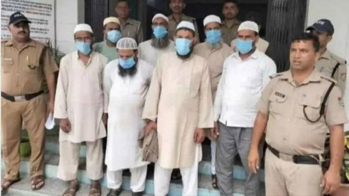 Uttarakhand: Mohammad Nizam, Naseem, Ashraf and 5 others arrested for offering Namaz in a public place by blocking road