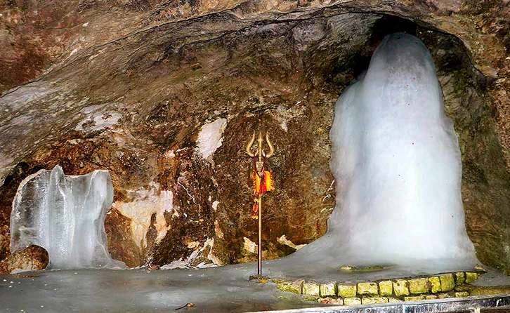 Farooq Abdullah once again pushes the fake claim that a Muslim man spotted Shiva Lingam in the ancient Amarnath cave, here is how he is categorically wrong