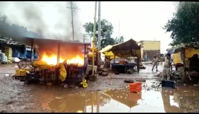 Karnataka: Communal violence erupts in Bagalkot over a Facebook post on Nupur Sharma, 4 Hindus injured, shops burned